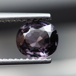 พลอยสปิเนล 1 กะรัตสีม่วง