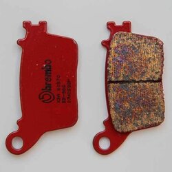 ผ้าเบรคหลัง brembo สำหรับปั๊มเดิม Nissin ผ้าเบรคเกรด sinter สีแดง สำหรับ ZX10 2016+