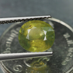 แซฟไฟร์สีเขียวเหลือง (Sapphire ) 2.50 กะรัต