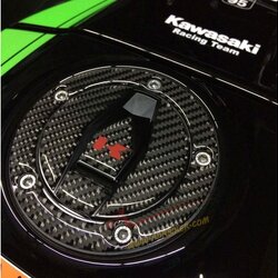 สติ๊กเกอร์คาร์บอนแท้ สำหรับแปะที่เติมน้ำมัน ของ ZX10R 2021+