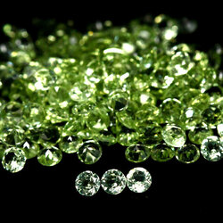 พลอยเพอริดอท (Peridot) 5.01 กะรัต 213 ชิ้น 1.8 มิล