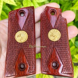 ด้ามปืนติดเหรียญ COLT MUSTANG