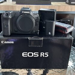 Canon EOS R5