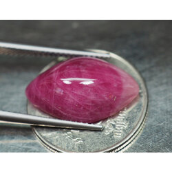 พลอยทับทิมหลังเบี้ย 11.75 กะรัตสีแดงชมพู
