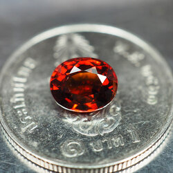 พลอยสเปคซาร์ไทร์โกเมนสีแดงส้ม 1.45 กะรัต
