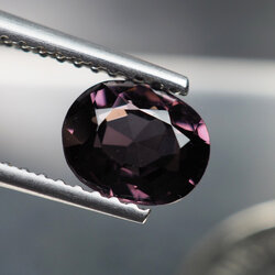 พลอยสปิเนล (Purple Spinel ) 1.10 กะรัตสีม่วง