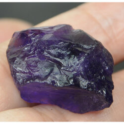 ก้อนพลอยอเมทิสต์ 35.05 กะรัตสำหรับสะสม