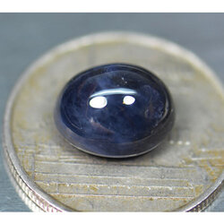 พลอยไพลินหลังเบี้ย (Sapphire) 5.70 กะรัต