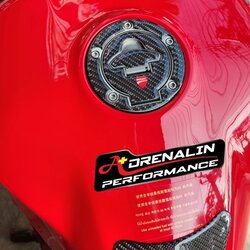 สติ๊กเกอร์คาร์บอนแท้ สำหรับแปะที่เติมน้ำมัน ของ Monster 821 2018+