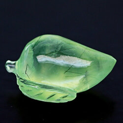 พรีไนท์แกะลายมะม่วง (Prehnite) 11.25 กะรัต