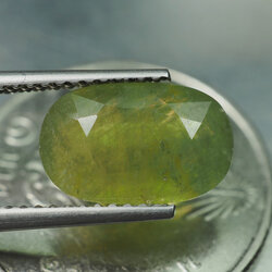 แซฟไฟร์สีเขียว (Sapphire ) 3.55 กะรัต