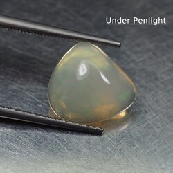 โอปอลหลากสี 1.55 กะรัต