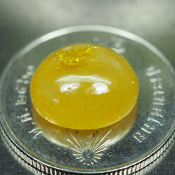 บุษราคัมอัฟริกาสีเหลืองอ่อน 6.85 กะรัต