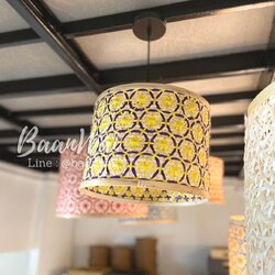 โคมไฟไม้ไผ่ ลายพิกุล ทรงกระบอก (สีเหลือง - ม่วง)