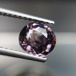 พลอยสปิเนล (Purple Spinel ) 1.05 กะรัตสีม่วง