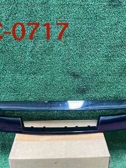 คิ้วคาดหน้ากระจังตัวบน Isuzu D-max 2018+ แท้มือสอง