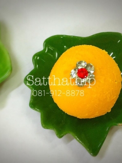 ชุดขนมลาดู สำหรับถวายพระพิฆเนศ ประดิษฐ์จากดิน ประดับคริสตัล - Laddu