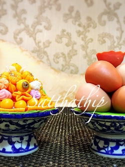 ชุดพานขนมไทย 9 อย่าง และไข่ต้ม ประดิษฐ์จากดิน