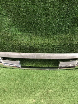 คิ้วหน้ากระจังโครเมี่ยมมีตำหนิ Isuzu D-max 2018-2019