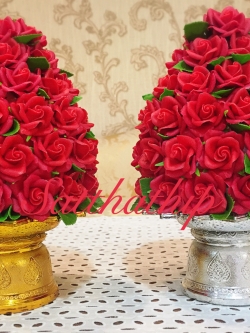 พานพุ่มดอกกุหลาบ ประดิษฐ์จากดิน [4.5 นิ้ว 1,500 บาท/คู่]