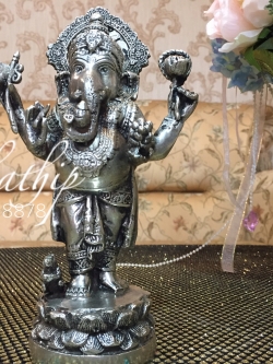 พระพิฆเณศ ปางสัมปทายะคเณศ (ทองเหลืองชุบเงิน) - Ganesha: Lord of Success