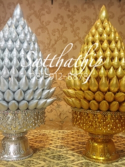 พานพุ่มดอกบัวเงินทอง