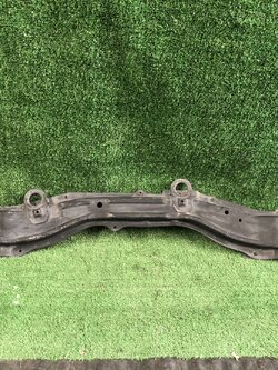 คานใต้หม้อน้ำ Suzuki Swift