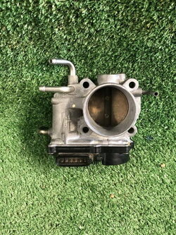 ลิ้นปีกผีเสื้อ Toyota Camry 2002-2011