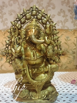 พระพิฆเนศปางพระรีนาโมจัน คณปติ (ทองเหลือง) ผลิตและนำเข้าจากอินเดีย - Ganesha: Lord of Success