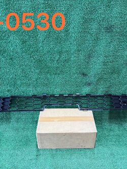 ตะแกรงกันชนตัวกลาง Toyota Vigo 2008 แท้ศูนย์