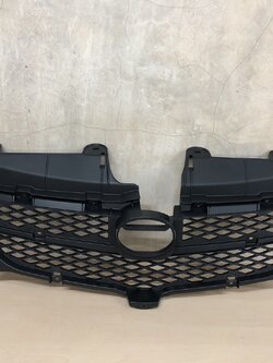 กระจังหน้า Toyota Avanza 2004 ของใหม่