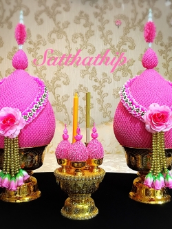 ชุดพานพุ่ม พร้อมพานเครื่องทองน้อย สีชมพู ประดับคริสตัล