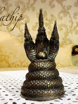 พญานาค สามเศียร (ทองเหลือง รมดำ) - Nāga