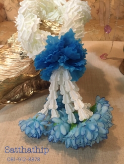 พวงมาลัยดอกรักพลาสติก - Garland