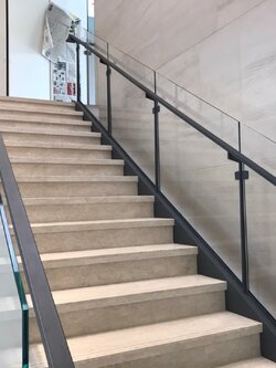 รับเหมาติดตั้ง กระเบี้อง หินอ่อน หินแกรนิต งาน Facade งานตกแต่งทุกชนิด