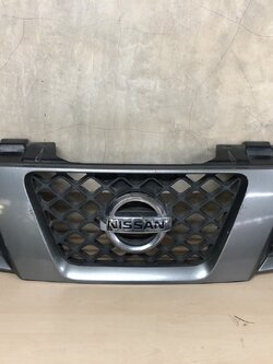 กระจังหน้า Nissan Navara 2007-11