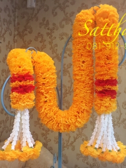 พวงมาลัยผ้าสองชาย [แบบตัดก้านดอกร้อยแน่น 450 บาท/เมตร]