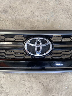 กระจังหน้า Toyota Cross 2021-2023