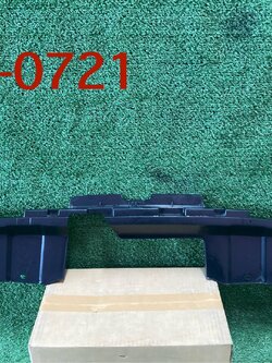 พลาสติกครอบกลอนล๊อคฝากระโปรงหน้า Isuzu D-max2016-2018 แท้มือสอง