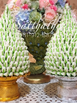 พานพุ่มดอกกุหลาบ ประดิษฐ์จากดิน [5.5 นิ้ว 2,500 บาท/คู่]