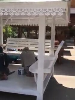 (รหัส B1-โต๊ะ) ศาลา ไม้สัก สีขาว คาฟ้า2ชั้น หลังนิว / ขนาด 2x2x3 เมตร