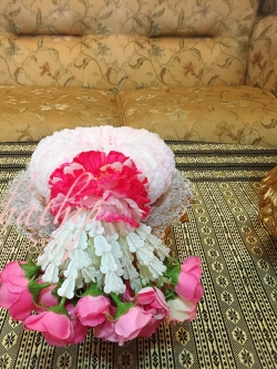 พวงมาลัยผ้า ดอกมัม สีขาวอมชมพู - พวงมาลัยผ้า - Fabric garland