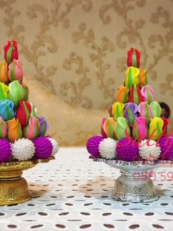 พานพุ่มดอกกุหลาบผสมดอกบานไม่รู้โรย ประดิษฐ์จากดิน [3 นิ้ว 650 บาท/คู่]