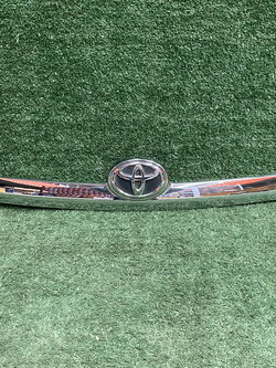 คิ้วฝาปิดท้าย โครเมี่ยม Toyota Yaris 2014-2016