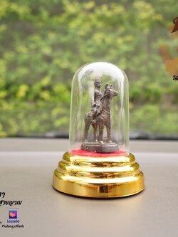 พระปิยะมหาราช รัชกาลที่5_ทรงม้า ขนาดตั้งหน้ารถ l เนื้อทองเหลืองรมดำ ปลุกเสกแล้วพร้อมบูชา