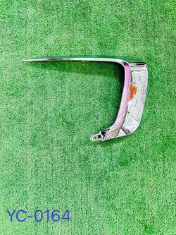 คิ้วโครเมี่ยมกันชนหน้า R ตัวบน Mitsubishi Pajero 2019-21 แท้ใหม่