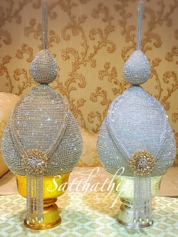 พานพุ่มเงินทอง [9 นิ้ว/ 4,700 บาท/คู่]