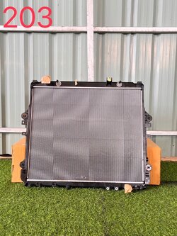 หม้อน้ำ Toyota Revo 2015-20 ใหม่แท้