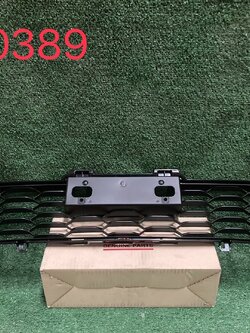 ช่องลมกันชนหน้า Toyota Revo 2018-20 แท้ศูนย์