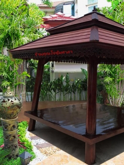 ( รหัส D1-G ) ศาลา ไม้สัก แหย่ง สีโอ๊ค เสากลมเอียง ไม่มีพนักพิง คาตาล2ชั้น / ขนาด 2.30x2.30x3.00 เมตร